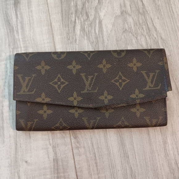 Authentic Louis Vuitton Long Wallet Monogram Vintage - Picture 1 of 13